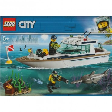 LEGO - CITY - 60221 - YACTH...